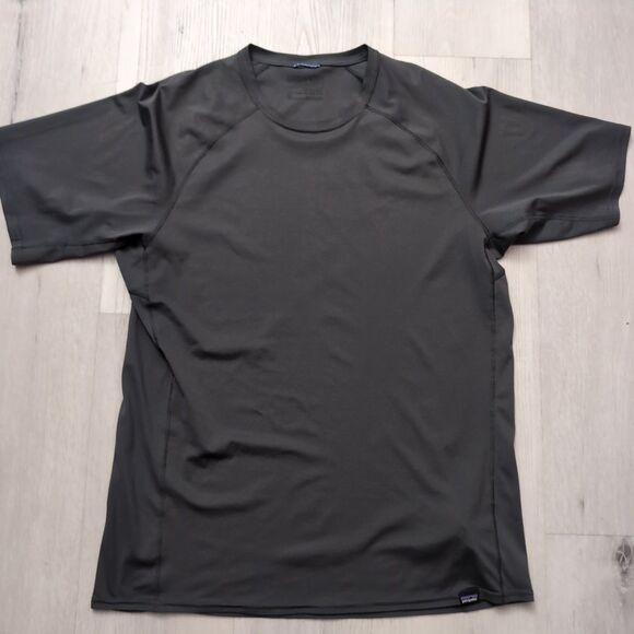 Patagonia Capilene Base Layer T Shirt Men Medium black Short Sleeve Light Weight - Picture 1 of 4